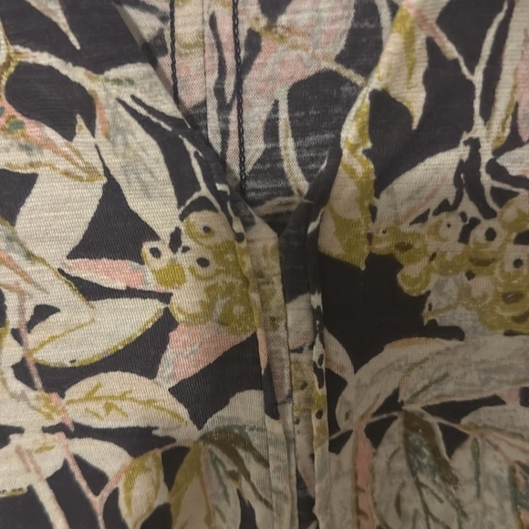 Floral print v-neck tee from Anthropologie - Picture 2 of 3